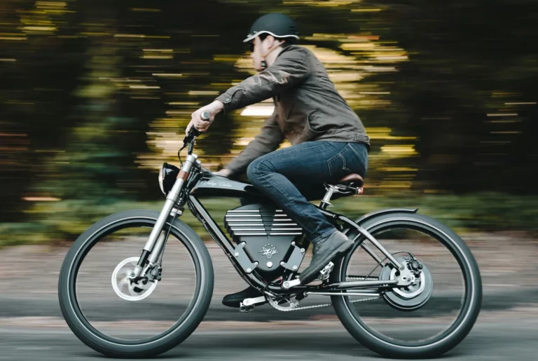 e-Bike with Pedals and Unique Eco-Friendly Riding Experience
